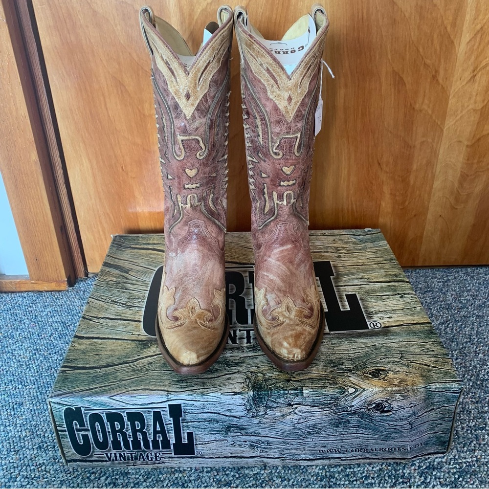 NWT Corral Boots Western Snip toe Eagle